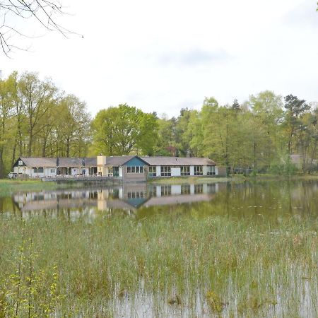 Detached Bungalow With Lovely Covered Terrace In A Nature Rich Holiday Park Stramproy Bagian luar foto