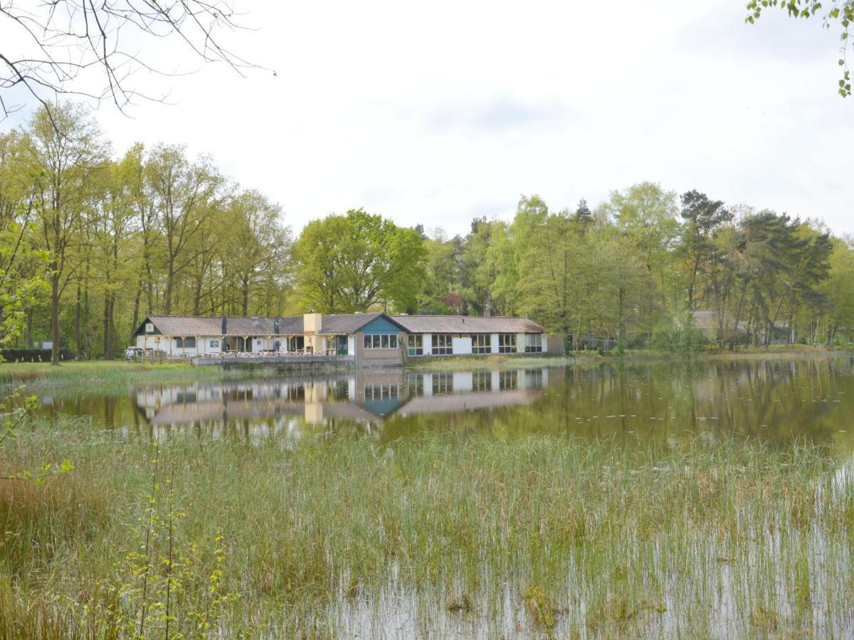 Detached Bungalow With Lovely Covered Terrace In A Nature Rich Holiday Park Stramproy Bagian luar foto