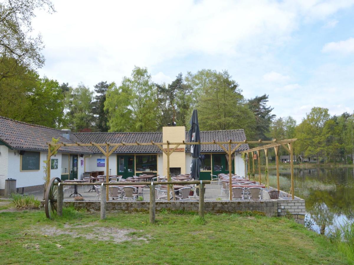 Detached Bungalow With Lovely Covered Terrace In A Nature Rich Holiday Park Stramproy Bagian luar foto
